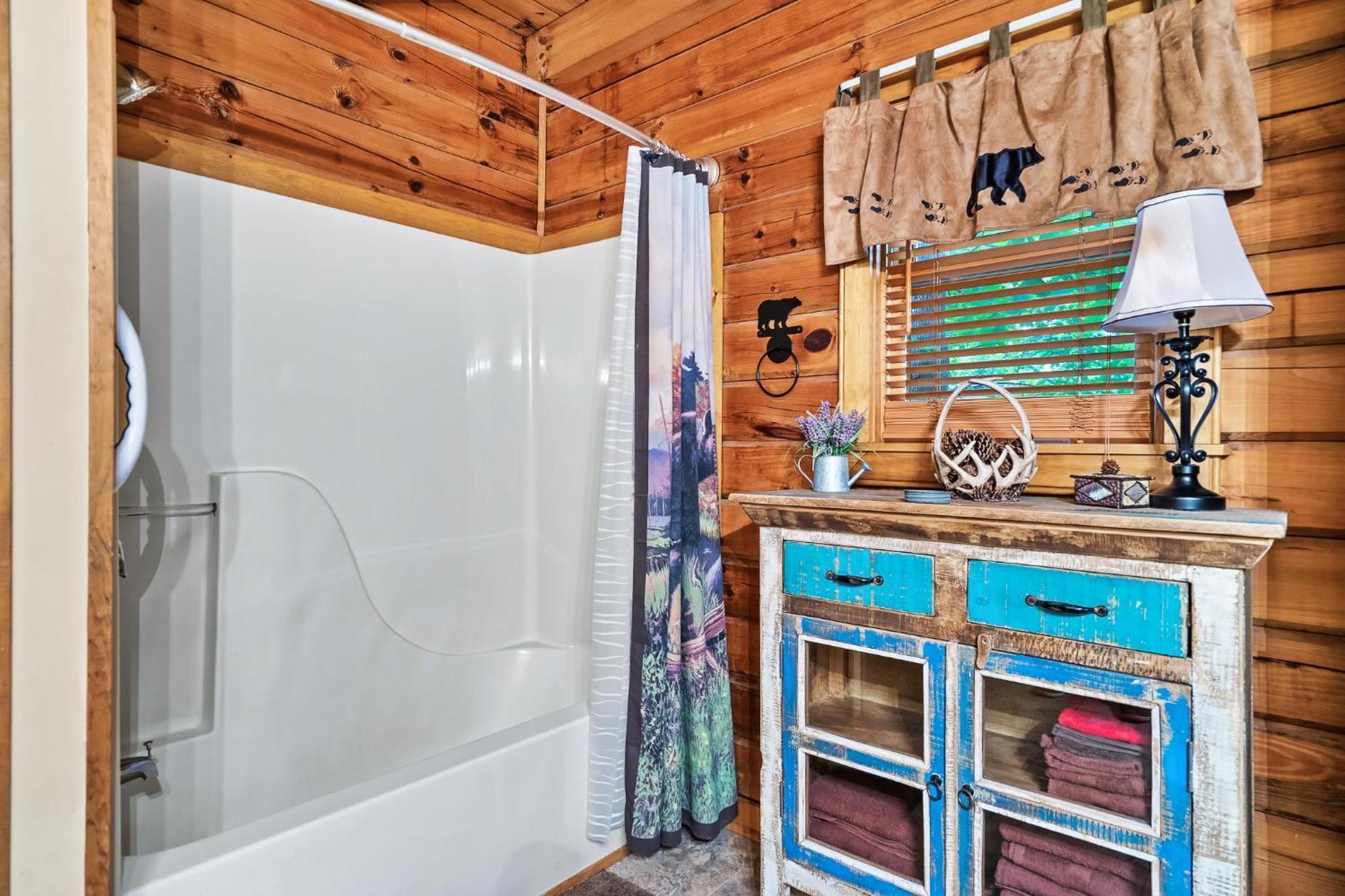 Cozy, Ada Accessible, Family Cabin With Hot Tub Sevierville Kültér fotó
